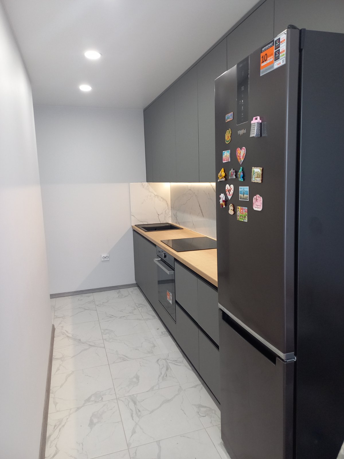 Прямая кухня Графит и Гамильтон